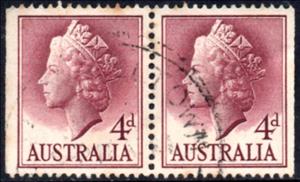 Se-tenant, Queen Elizabeth II from booklet pane, Australia,  , Crowns and Coronets, Famous People, Heads of State, Queens, Royalty, Women