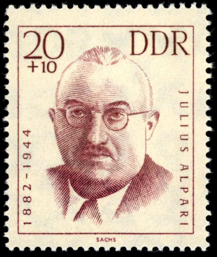 Alpari, Julius