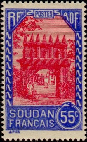 Gateway to the yard of the residence of Djenne