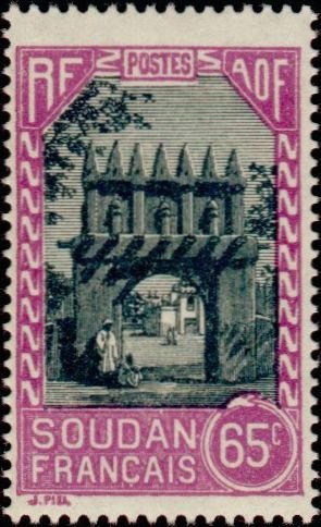 Gateway to the yard of the residence of Djenne