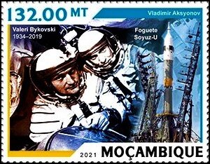 Stamp, Vladimir Aksyonov/Valeri Bykovski, Mozambique,  , Anniversaries and Jubilees, Astronauts, Outer Space, Space Traveling
