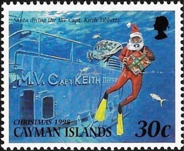 Santa diving on wreck