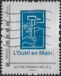 Hand Tool / Outil en Main