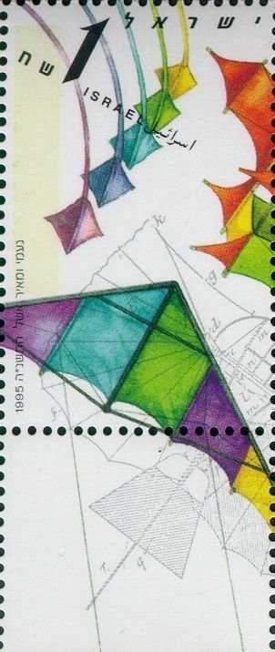 Multiple Rhombic and Triangular Deltic Aerobatic Kites