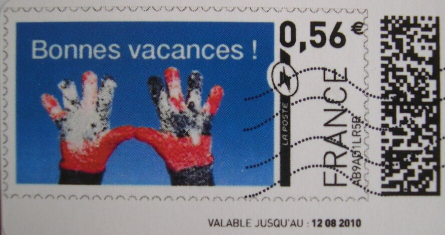 Bonnes Vacances. Have a good holiday. Snowy gloves