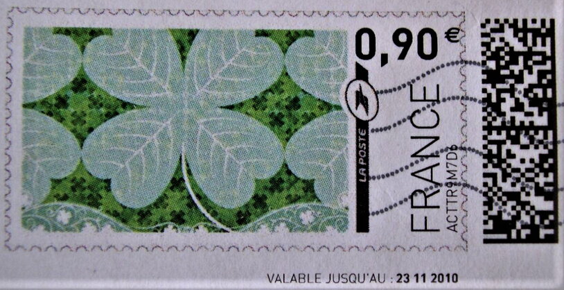 Four leaved clover pattern