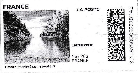 Lake and Mountain View 3. La calanque d'En Vau. Redesign