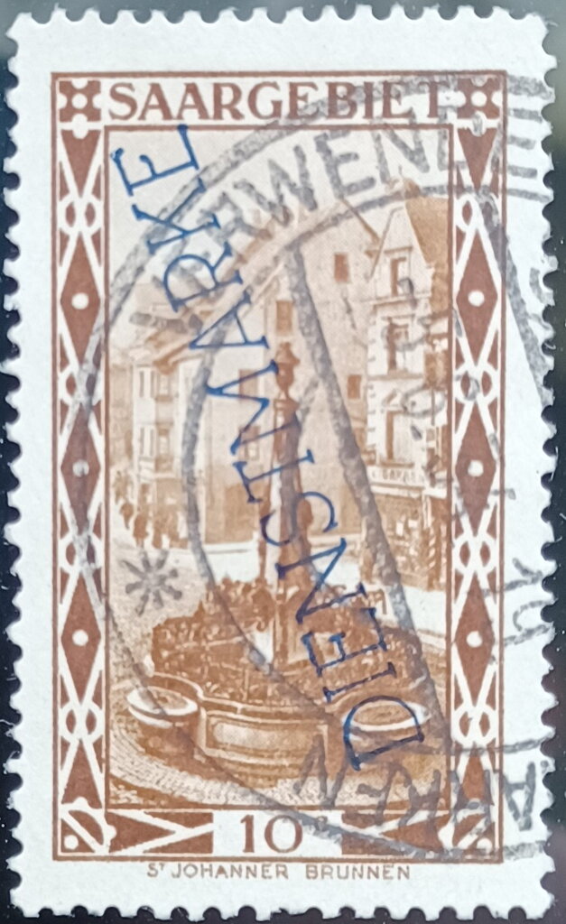 Stamp of 1927 overprinted DIENSTMARKE