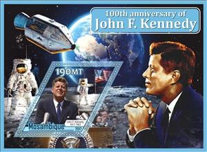 Souvenir Sheet, John F. Kennedy 100th Anniversary Moon Landing Backgrounds, Mozambique,  , Famous People, Moon Landing, Outer Space, Politicians, Space Traveling, Spacecrafts