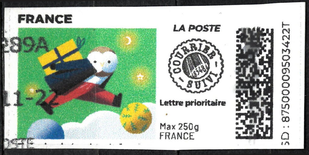 Owl carrying gift. Courrier Suivi