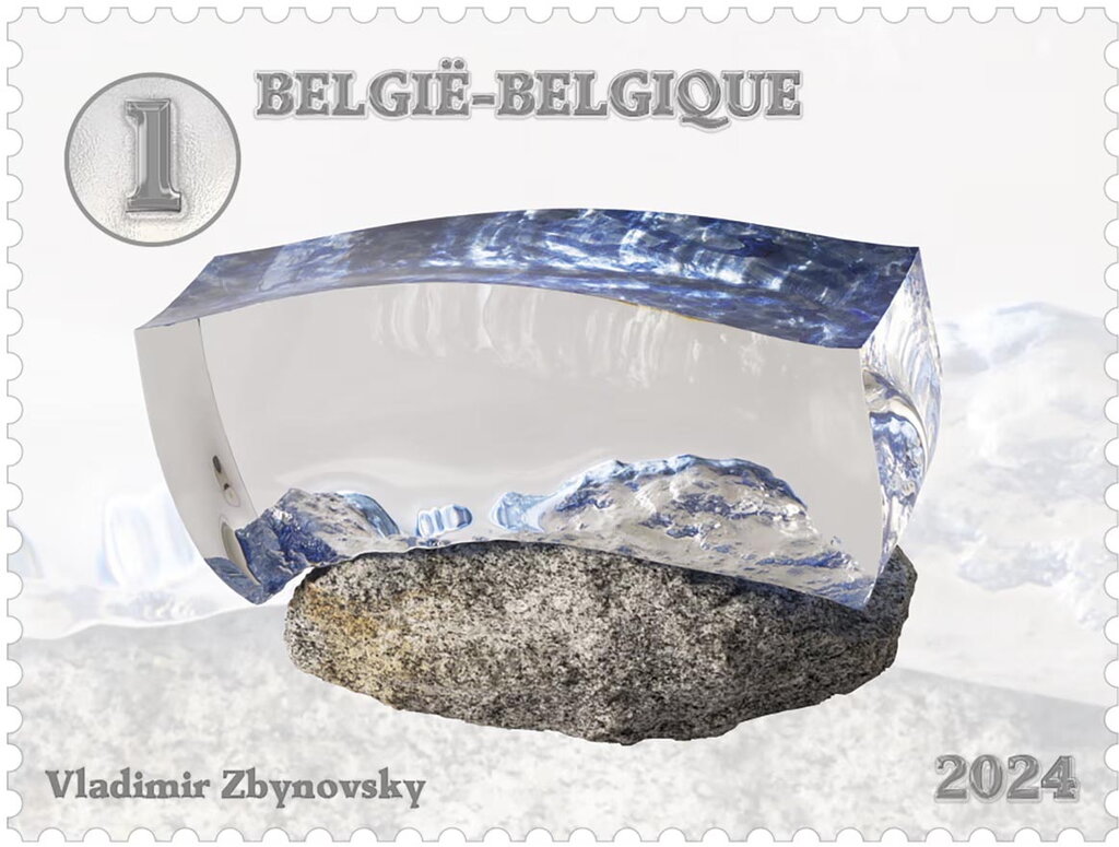 Glass Art Piece by Vladimir Zhynovsky
