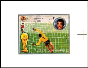 Souvenir Sheet, Football Players, Gordon Banks, Fujairah (Fujeira),  , Athletes, Football (Soccer), Sports, Trophies