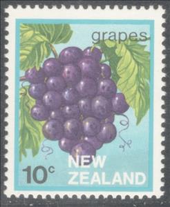 Stamp, Grapes (Vitis vinifera) - Cream Paper, New Zealand,  , Fruits and Berries, Grapes, Plants (Flora)