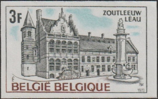 Zoutleeuw, Town hall and Fountain