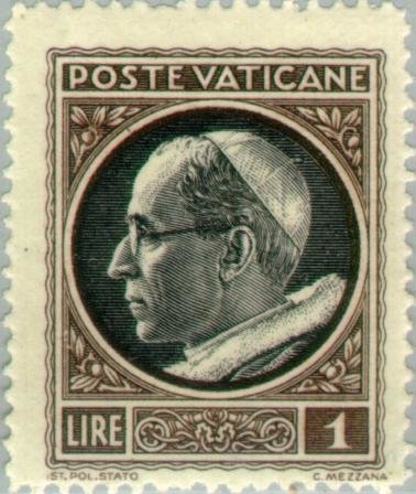 Effigy of Pius XII turn left