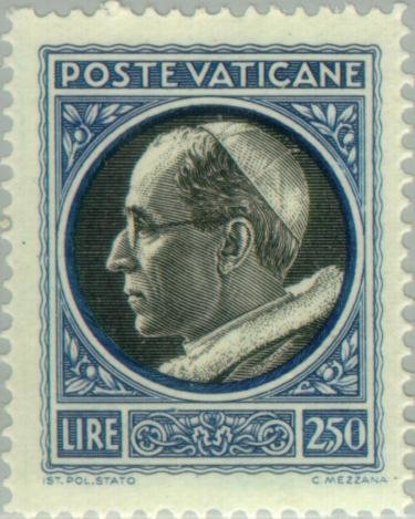 Effigy of Pius XII turn left