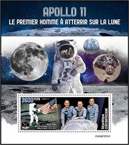 Souvenir Sheet, Buzz Aldrin/Neil Armstrong/Mike Collins, Central African Republic,  , Anniversaries and Jubilees, Astronauts, Outer Space, Space Traveling, Космический корабли
