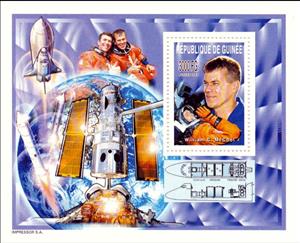 Souvenir Sheet, Tribute to the Columbia STS-107 Crew - William C. McCool, Guinea,  , Astronauts, Disasters, Outer Space, Space Traveling, Космический корабли