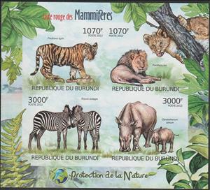 Mini Sheet, Mammals List Red, Burundi,  , Animals (Fauna), Environment Protection, Giraffes, Лев, Mammals