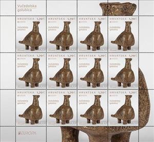 Full Pane, Vučedol Bird-Shaped Vessel, Croatia,  , Archaeology, C.E.P.T. / Europe