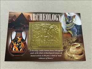 Souvenir Sheet, Archaeology, Central African Republic,  , Archaeology, Art, Ceramics, Лев, Pyramids