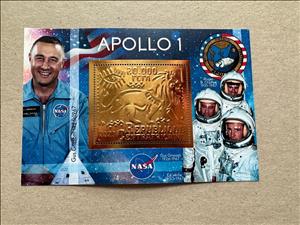 Souvenir Sheet, Space - Apollo 1 Astronauts, Central African Republic,  , Astronauts, Лев, Outer Space, Space Traveling, Космический корабли