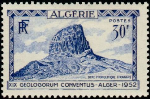Hoggar: dyke phonolithique