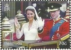 Couple: Waving in coach
