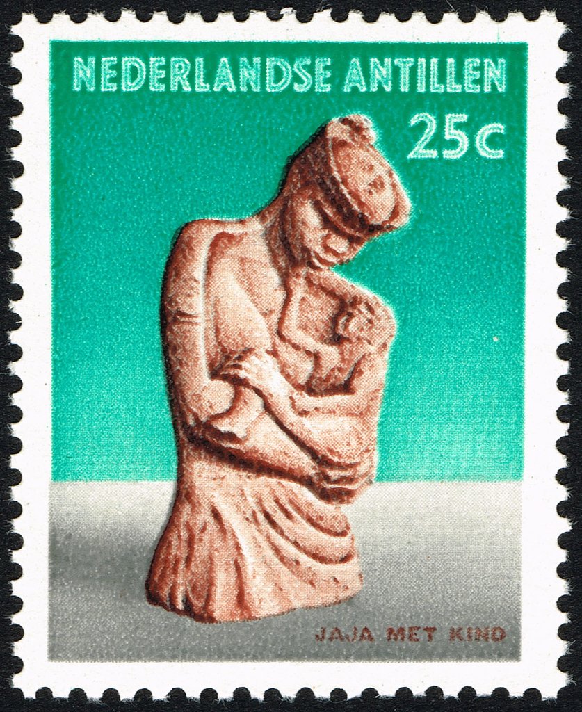 “Jaja” (nurse) with child, sculpture