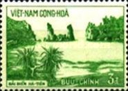 Plage de Ha Tien and rock Phu-tu