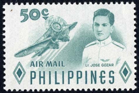 Lt José Gozar & aircraft