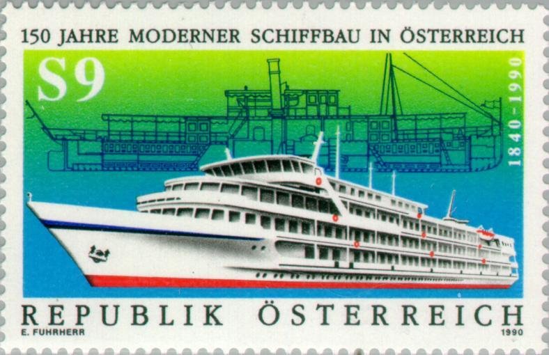Passenger ship "Anton Tschechow" & paddlesteamer "Telegraph"