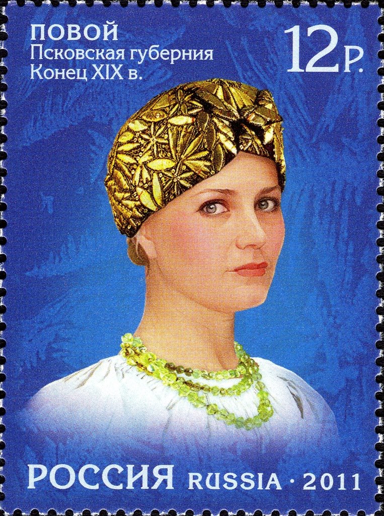 Headdresses of Russian North. Povoi (XIX c.)