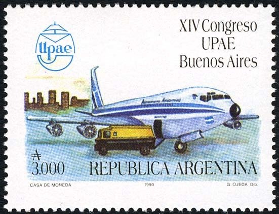 Avión AA y camión Encotel