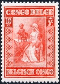 The droplet milk, Nurse weighing child