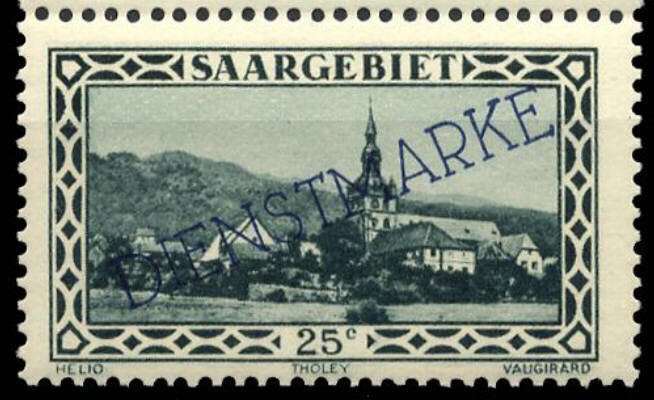 Stamp of 1927 overloaded DIENSTMARKE
