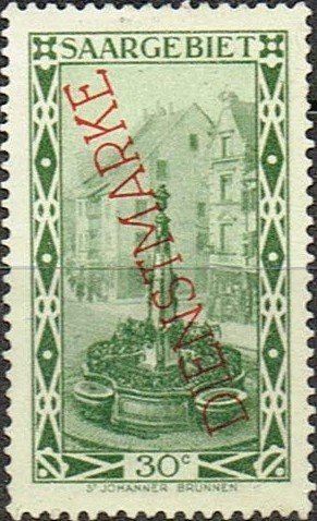 Stamp of 1927 overloaded DIENSTMARKE