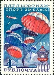 Mass parachute jumping