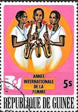 Women playing sax