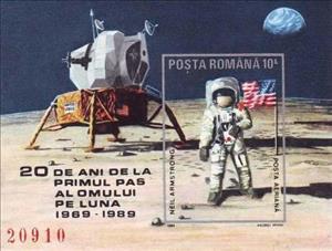 Souvenir Sheet, Neil Armstrong on the Moon, Romania,  , Flags, Space Traveling, Moon, Spacecrafts, Moon Landing, Astronauts, Globes, Outer Space