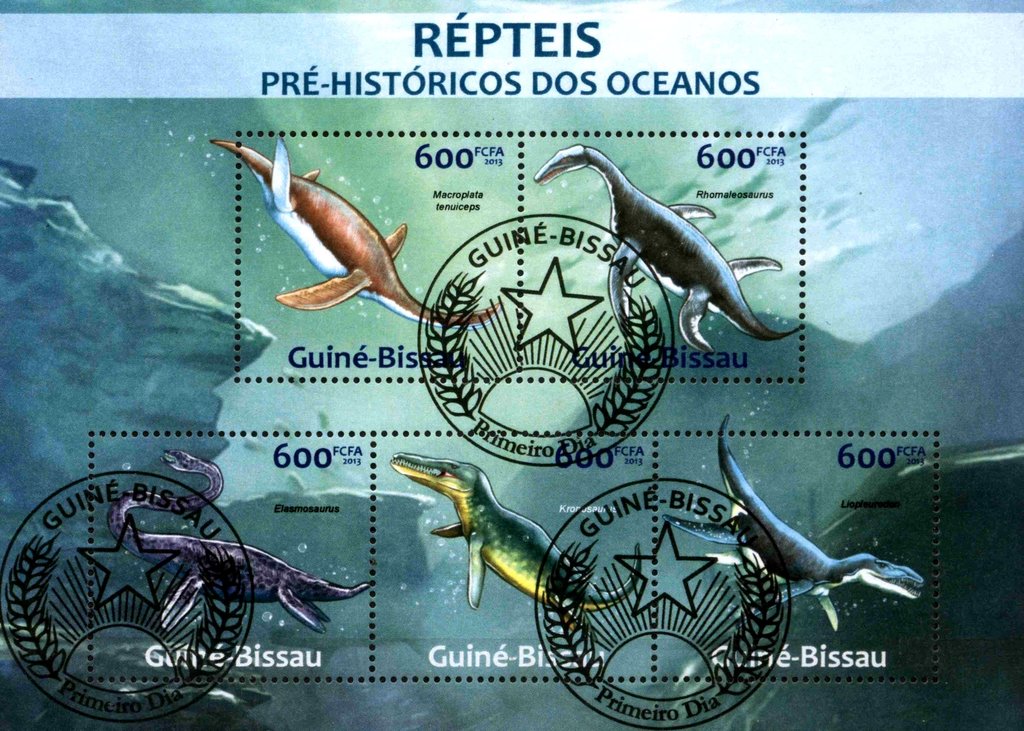 Prehistoric animals in the ocean