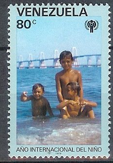 Child with the beach