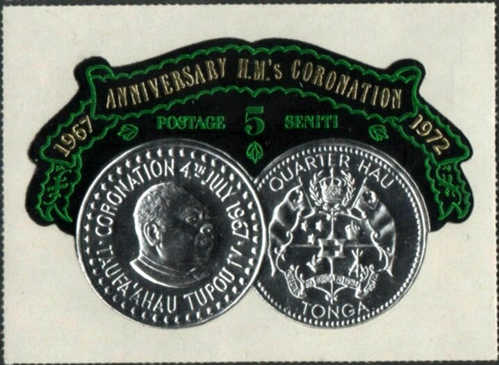 Front and back of the coronation coin