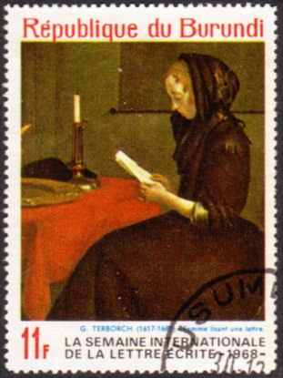 Femme lisant une lettre