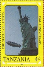 Statue, blimp