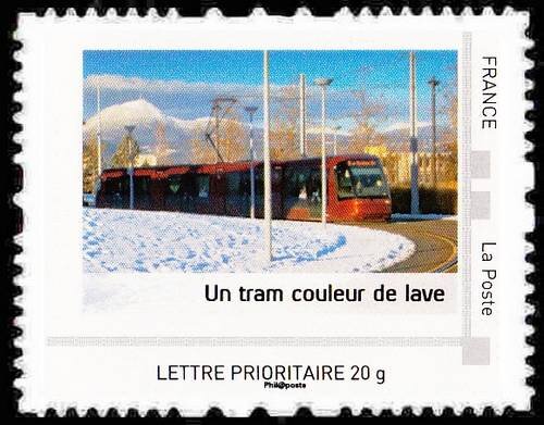 Un tram couleur de lave