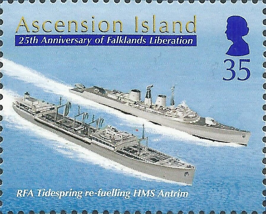 RFA Tidespring re-fuelling HMS Antrim