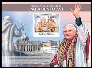 Souvenir Sheet, Pope Benedict XVI, Guinea-Bissau,  , Famous People, Popes